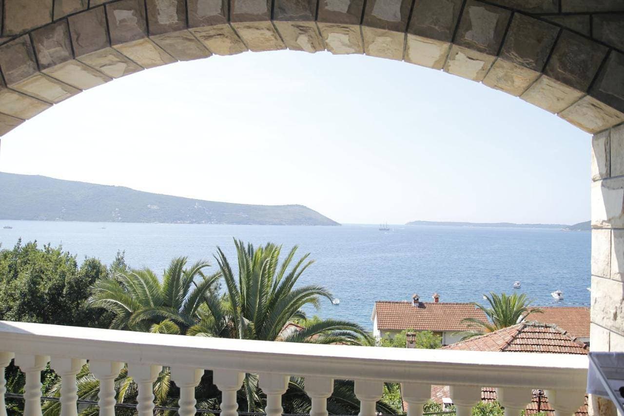 Foto 7 von 24: Double Room with Balcony and Sea View