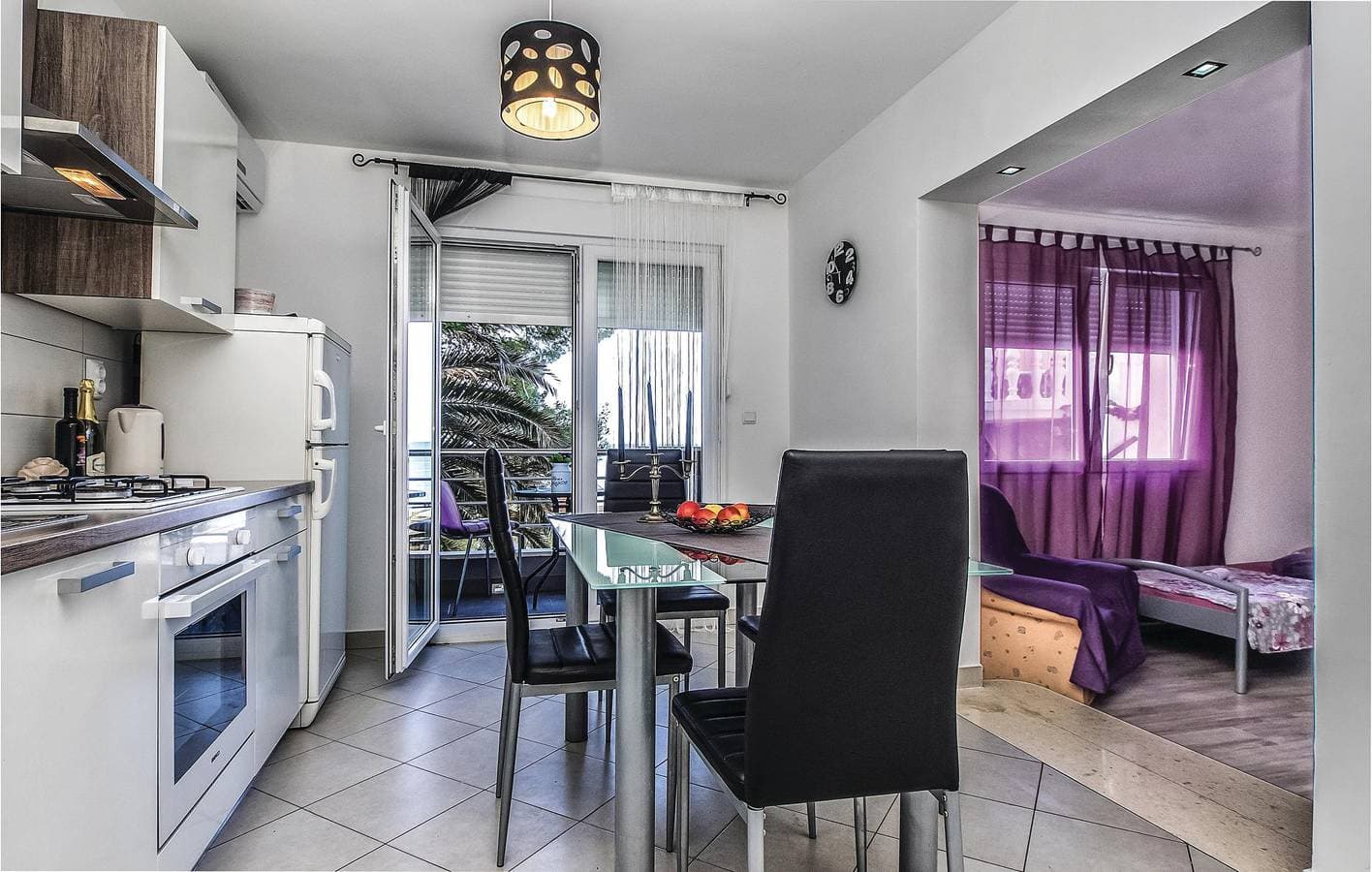 Foto 10 von 22: Urlaub am Meer: Gemütliche Ferienwohnung mit Pool, Terrasse und Parkplatz
