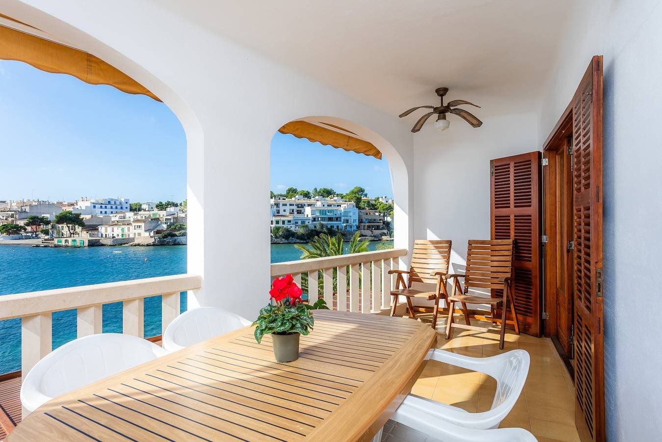 Foto 8 von 37: Ferienhaus "Michaela" mit Meerblick, privater Terrasse und WLAN