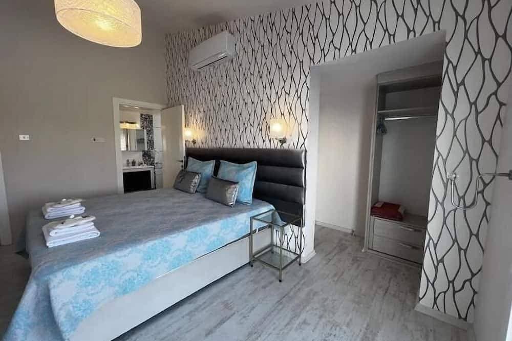 Foto 5 von 30: 4 Bedroom Private Villa, Pool, Kyrenia Town