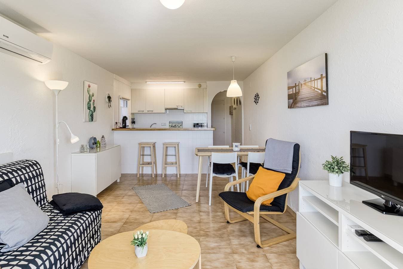Foto 5 von 25: Apartment 'Salins 2' mit überdachter Terrasse am Strand von Empuriabrava, WLAN & Klimaanlage