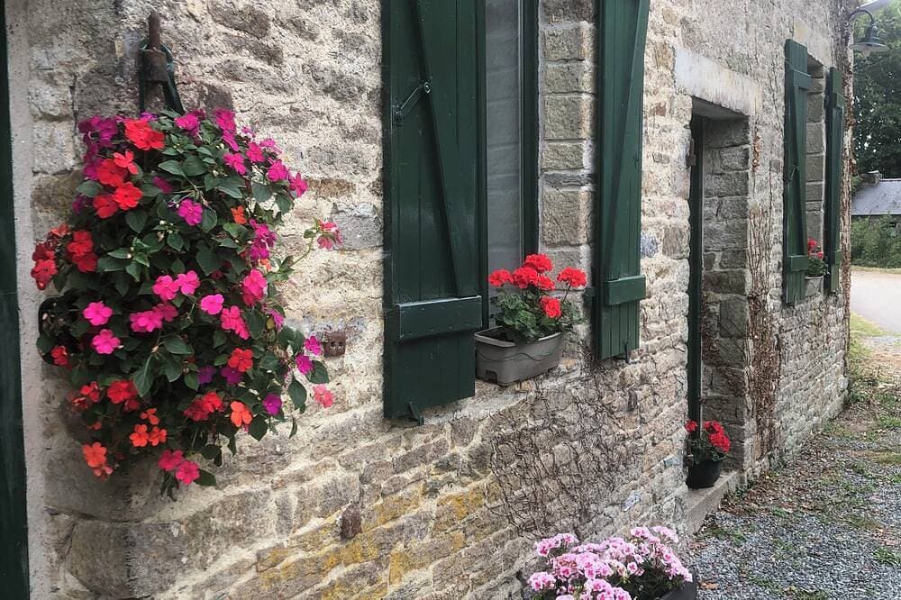 Foto 13 von 25: Beautiful Breton Barn with Pool 3 Bed, Sleeps 7. Great for groups or families