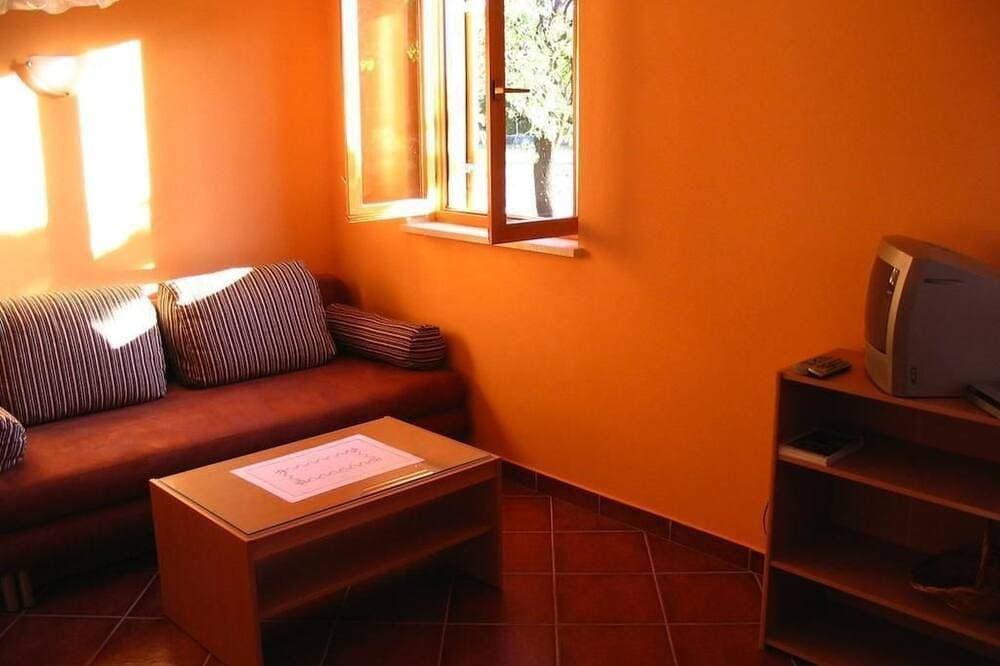 Foto 5 von 24: Charmantes Ferienhaus in Bartići mit Terrasse