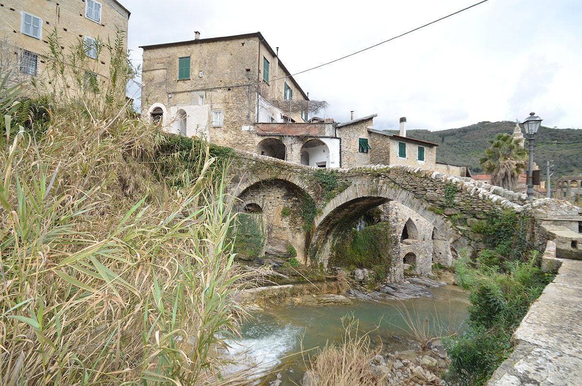 Romantisches Haus in Panoramalage inmitten der Natur 1