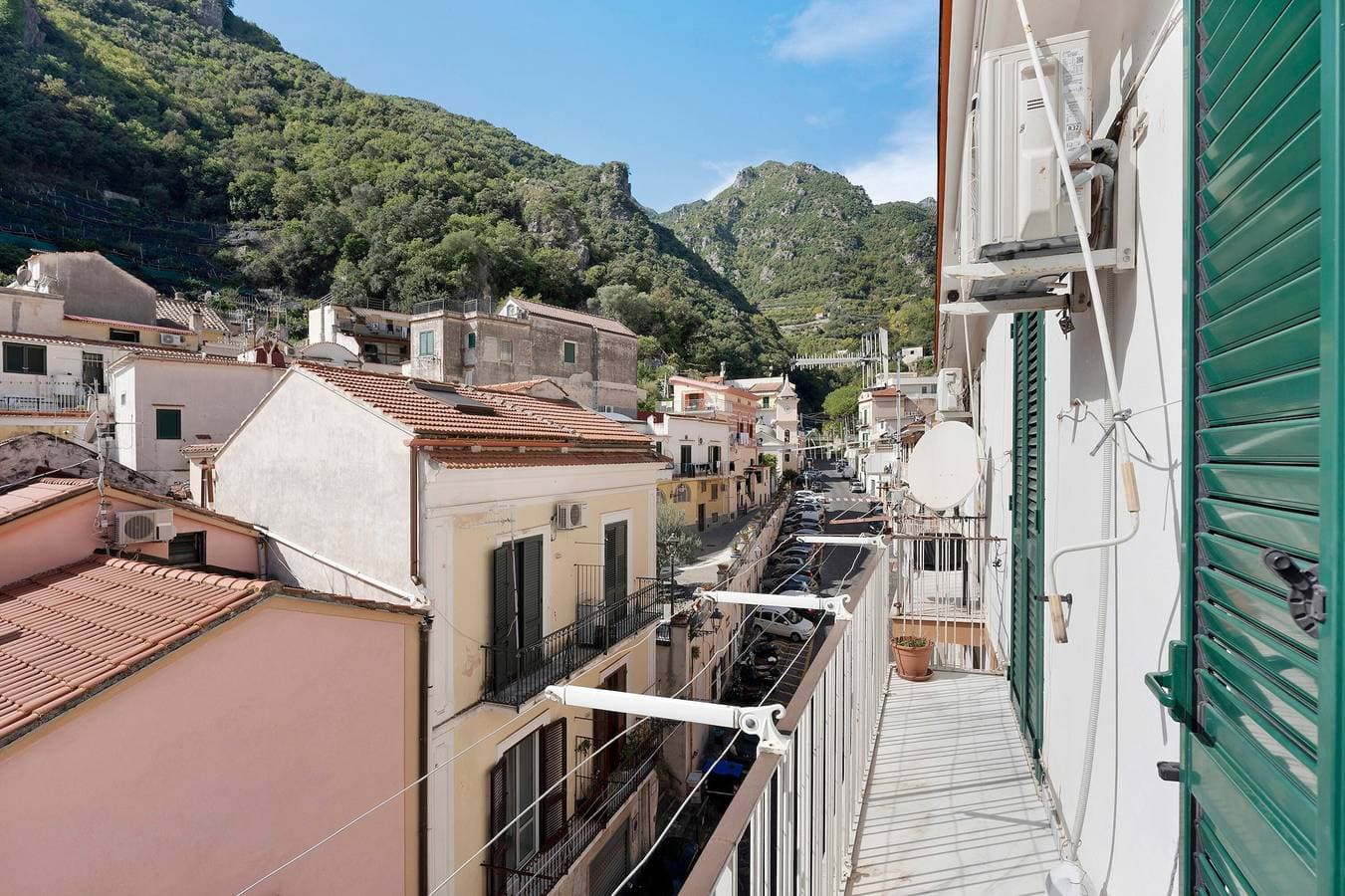 Foto 5 von 20: Apartment 'Ce Tour - La Casa del Limone di Nonni' mit Bergblick, WLAN und Klimaanlage