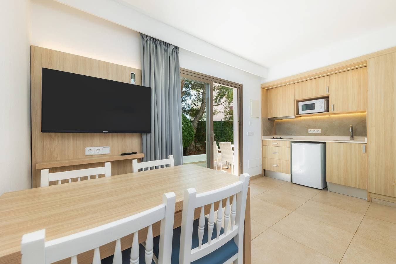 Foto 6 von 23: Ferienwohnung 'Apartamento Bon Aire N4' mit Gemeinschaftspool, WLAN und Klimaanlage