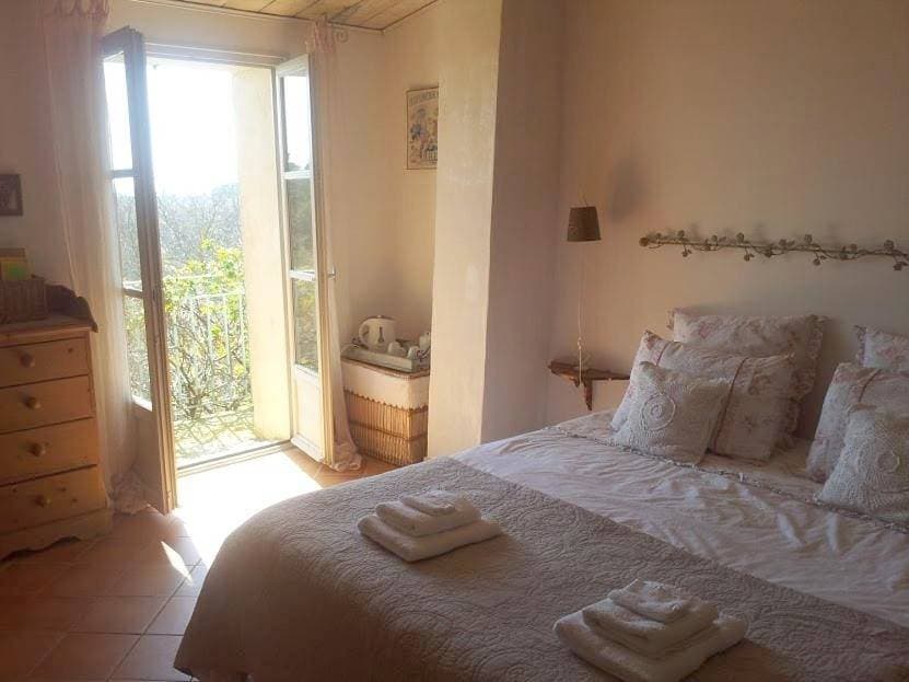 Foto 3 von 14: Double Room with Garden View