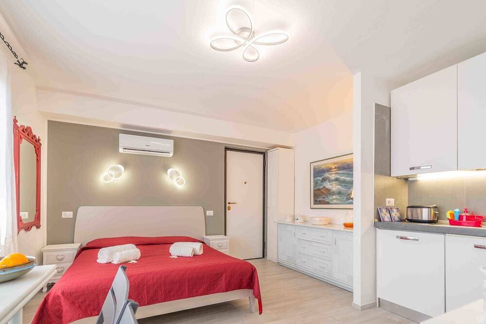 Rena Bianca Mono - 5 mins from the beach, WiFi, AC 1