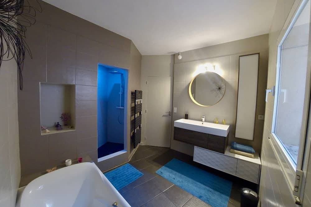 Foto 7 von 30: Design-Villa in der Nähe von Cannes. Panoramablick auf das Meer .. sehr ruhig