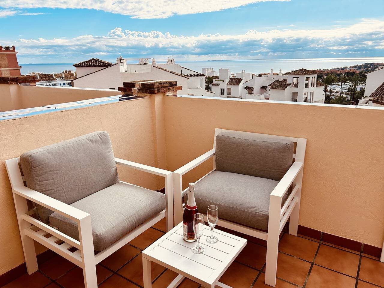 Foto 5 von 35: Duquesa Regent Penthouse 2435  Sea-view Duplex