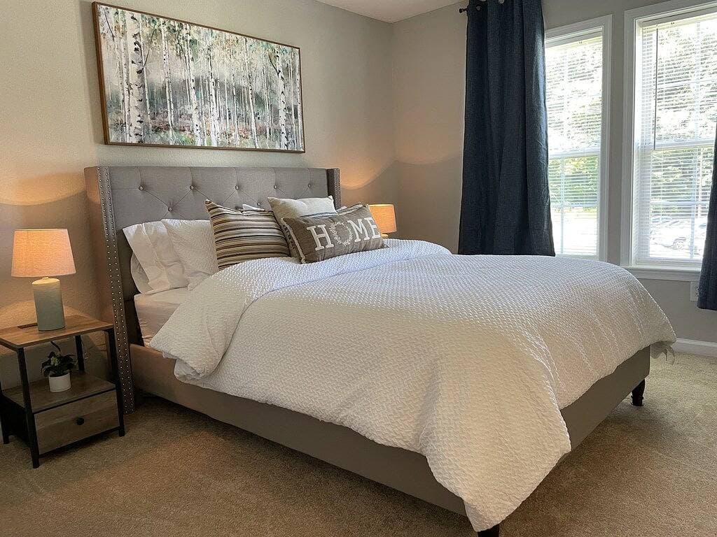 Foto 5 von 11: First Class Lvng - 2Br, 2Ba, cool/cozy