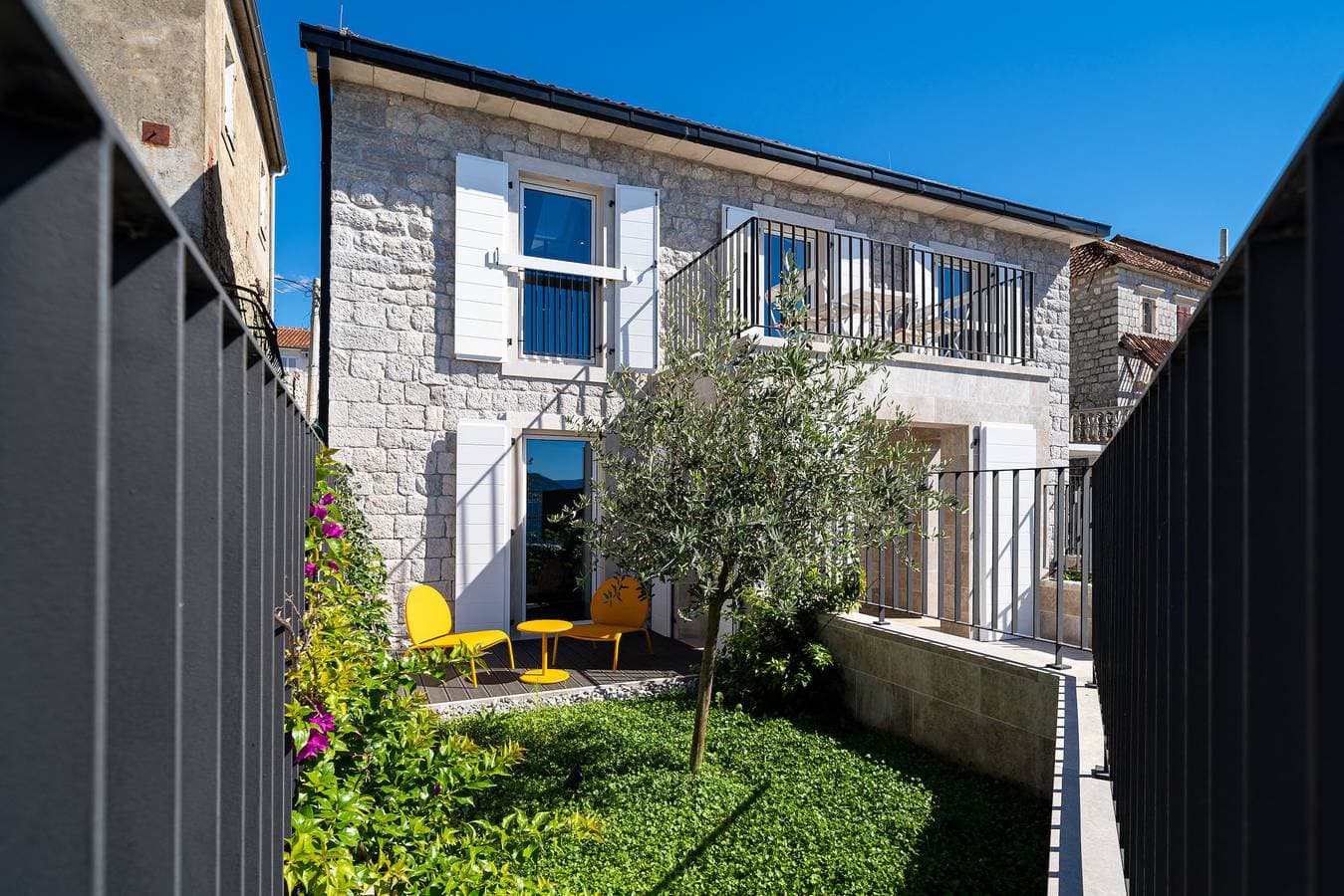 Foto 5 von 89: Villa Lastva ist eine Fünf-Sterne-Luxusvilla am Meer mit privatem Pool