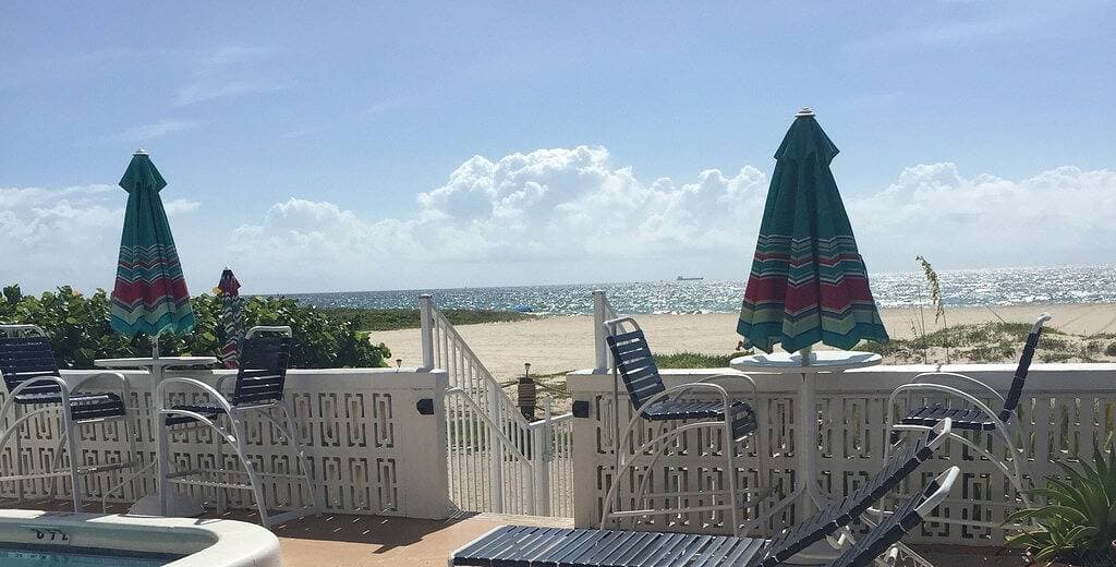 Foto 12 von 25: Pompano Beach Florida Beachfront Studio Voll ausgestattete Küche vor Ort kostenlose Parkplätze
