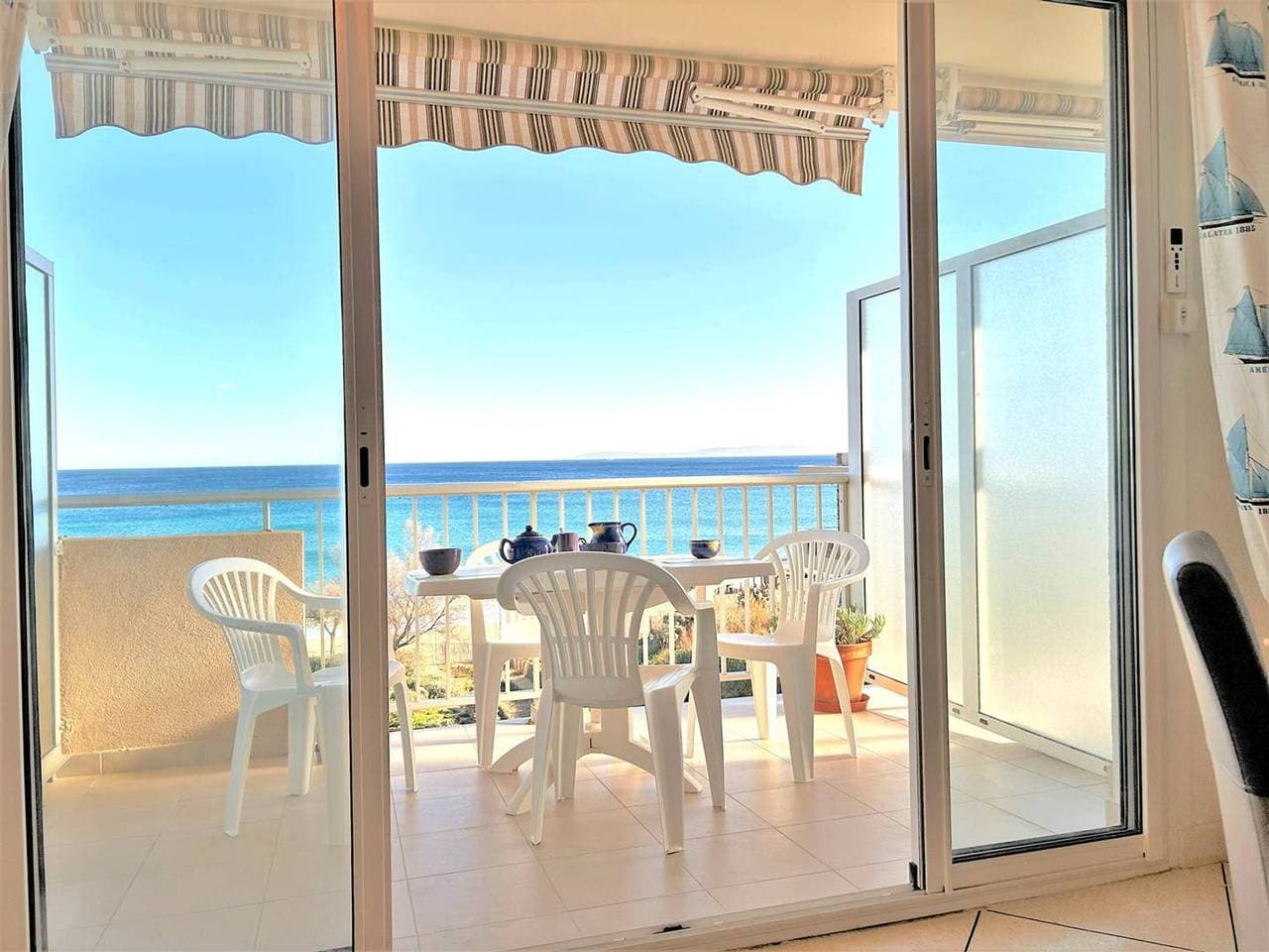 Foto 2 von 21: Studio in Lavandou mit Terrasse und Meerblick