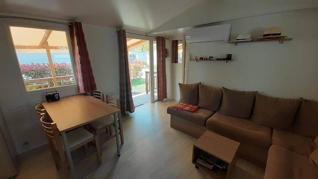 Foto 2 von 7: Two-Bedroom Mobile Home