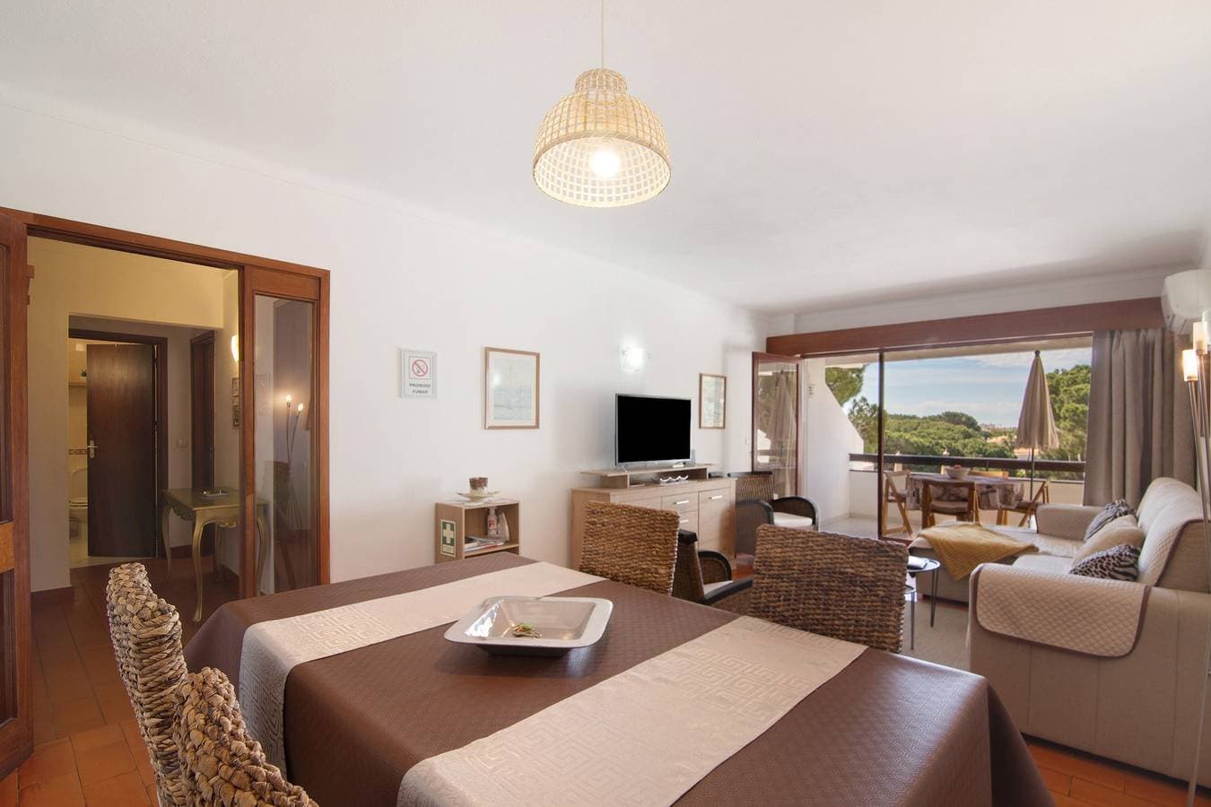 Foto 7 von 23: Ferienwohnung 'Tenis Golfmar' mit Gemeinschaftspool, WLAN und Klimaanlage