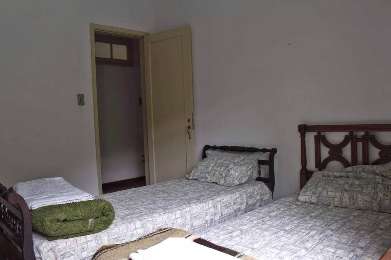 Foto 7 von 8: Standard Twin Room with Shared Bathroom