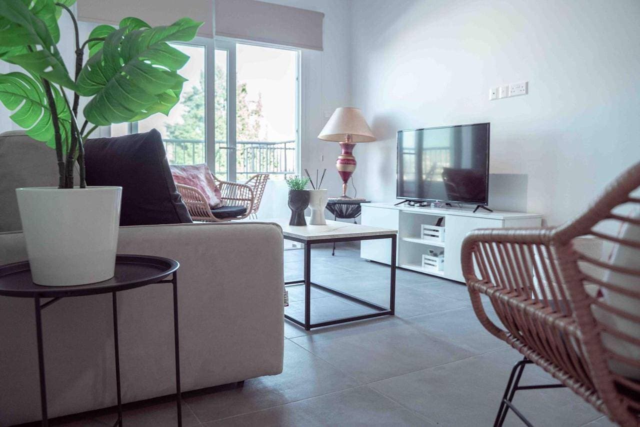 Kato Paphos 2bdr Apartment | Prime Location by VICHY Holidays 1