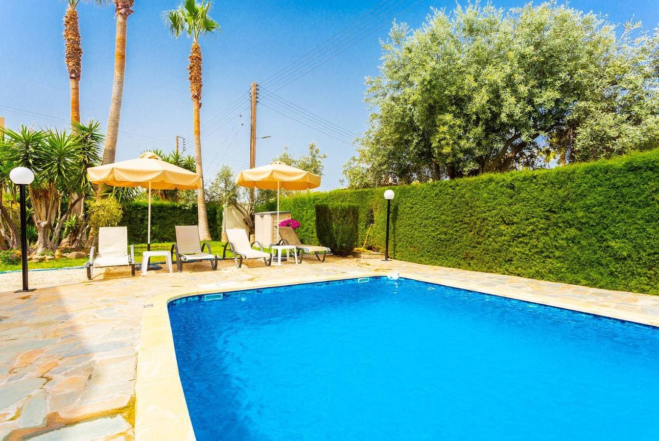 Foto 3 von 36: Villa für 9 Personen mit Terrasse