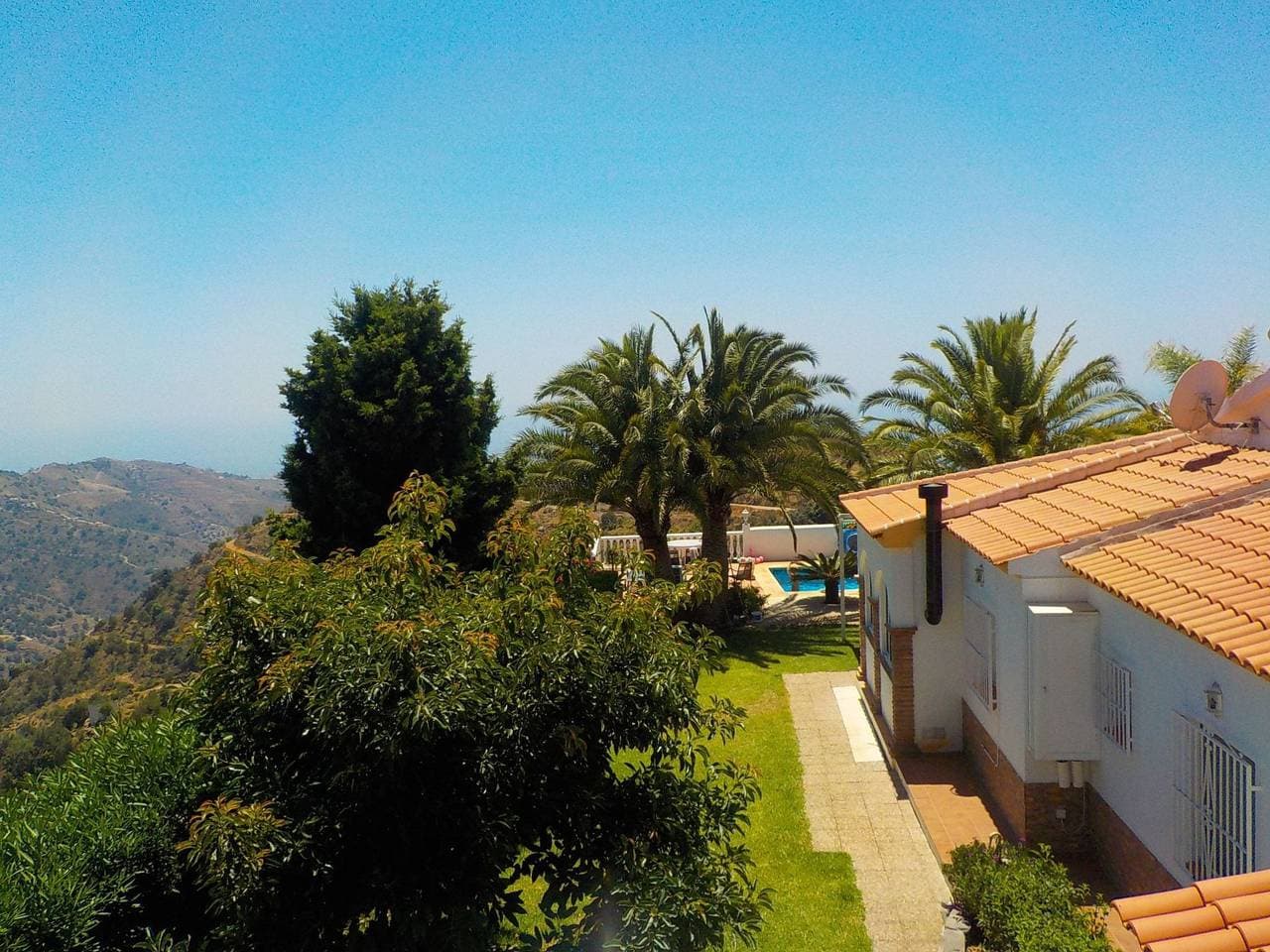 Foto 5 von 51: Casa Palmeras in Sayalonga mit Gepflegtem Garten