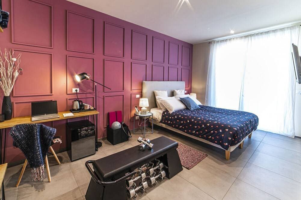 Double/twin room with private bathroom near Pescara airport 1