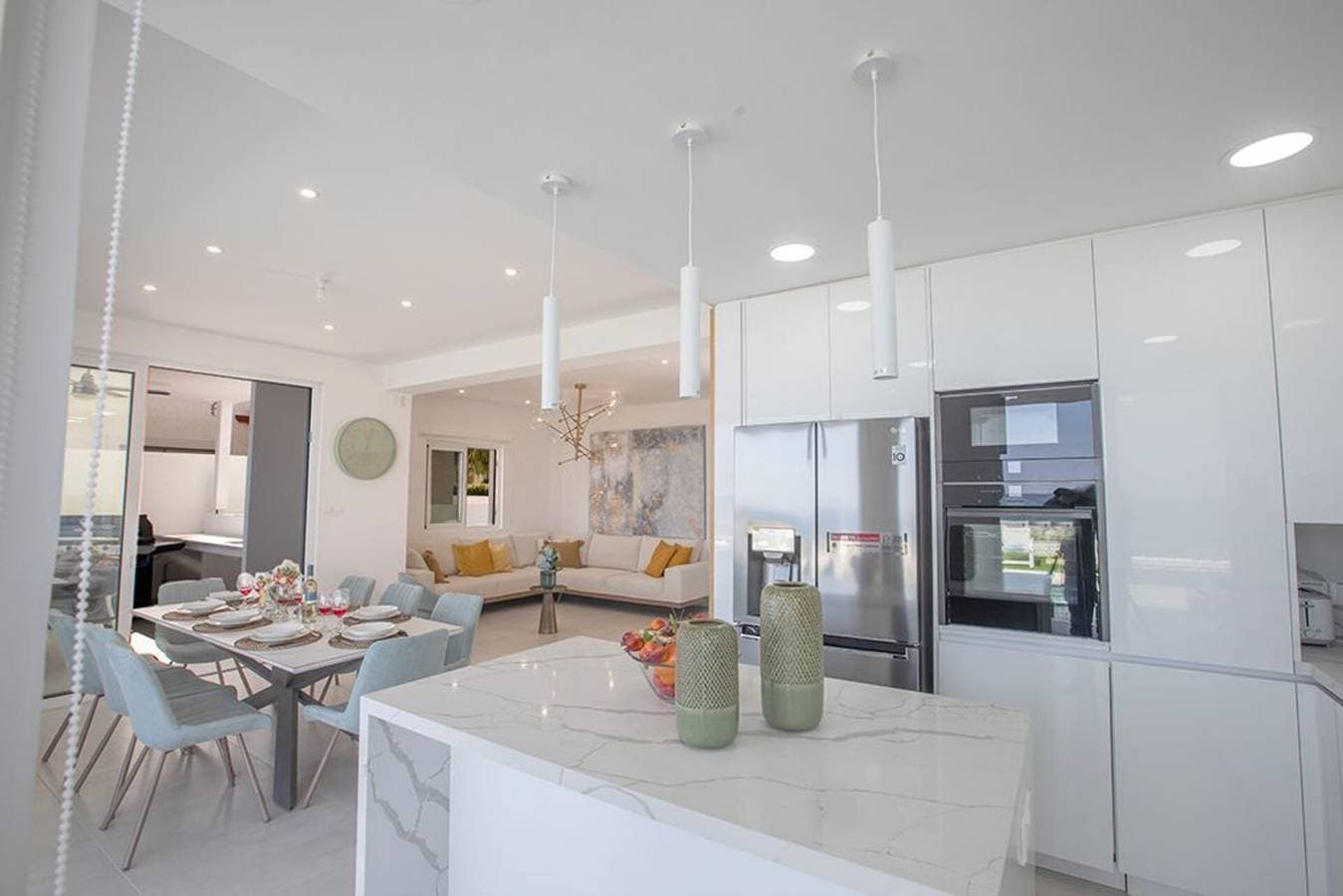 Foto 12 von 30: Luxury 5 Star Seafront Cottage – Cape Greco 1046