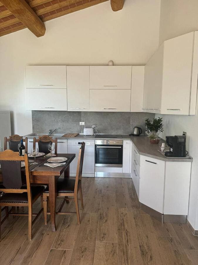 Foto 4 von 97: Two-Bedroom Apartment