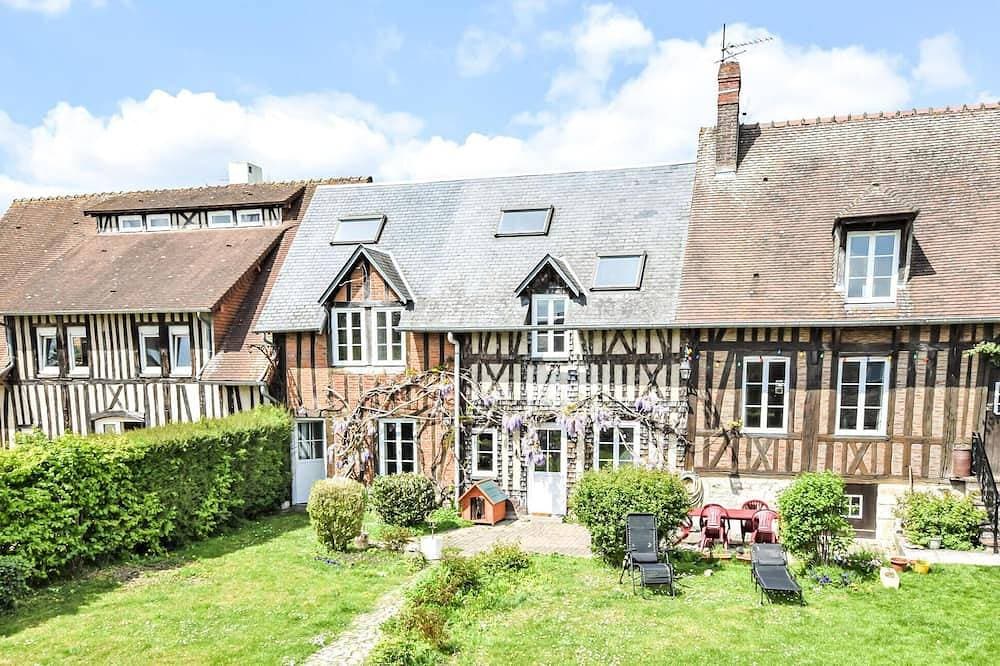 2 bedroom nice home in Le Mesnil-Esnard 1