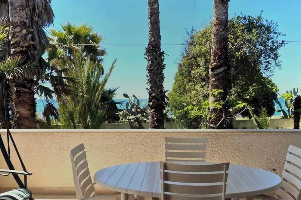 Villa Mirella by the sea 1