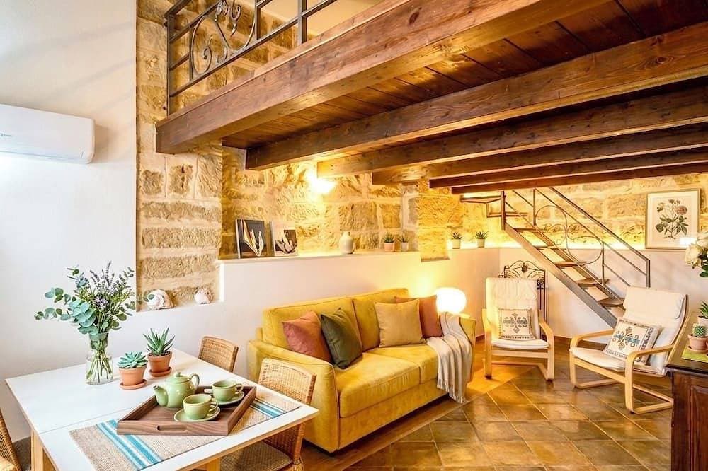 Alghero Old Town. Authentic Mediterranean Apartment  near the Sea. Sardinia 1
