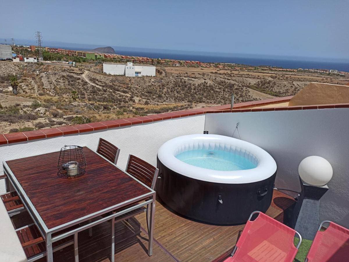 GolfSur-Jacuzzi-PrivateParking-2Bath-4Bedroom-4TV-NETFLX-FASTWiFi 1