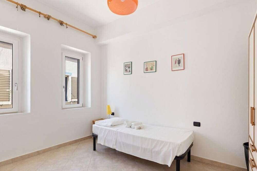 Foto 7 von 30: Is Feminas 25 – Wake up just moments from the sea 🌊☀️