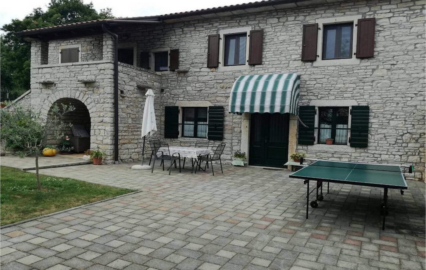 Foto 3 von 61: Gemütliche 2-Zimmer-Wohnung mit Pool, WLAN und Parkplatz in der Nähe von Restaurants