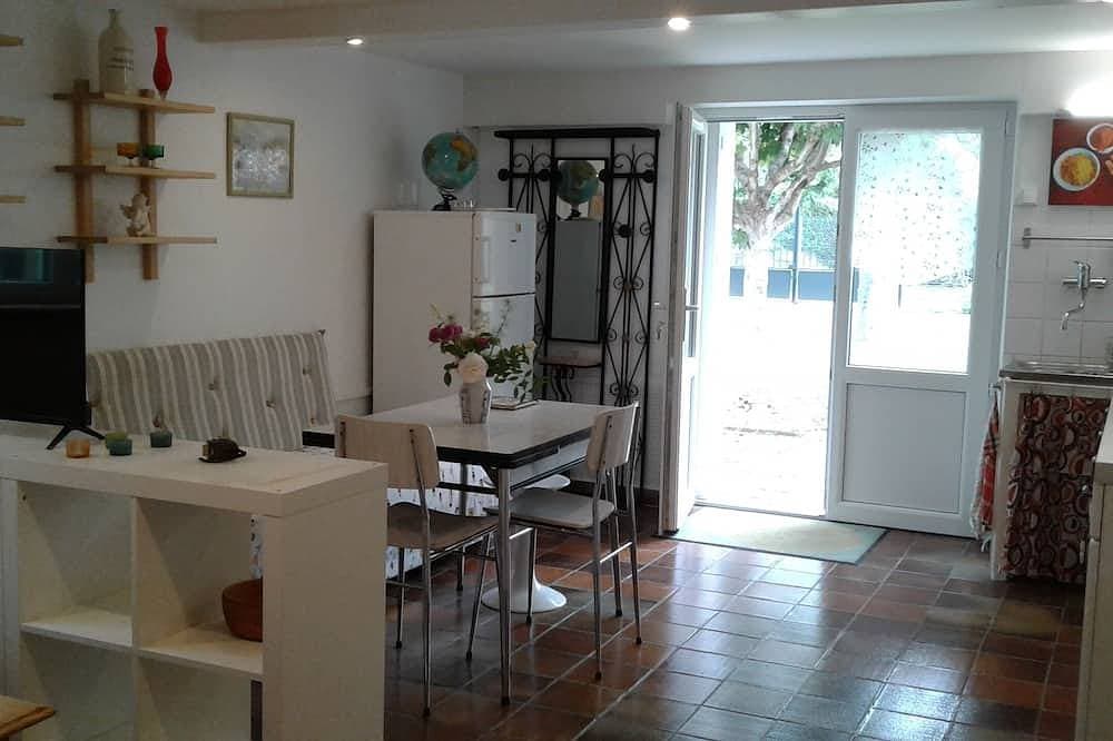 Foto 8 von 11: Appartement au Calme Dans un Parc Ombragé