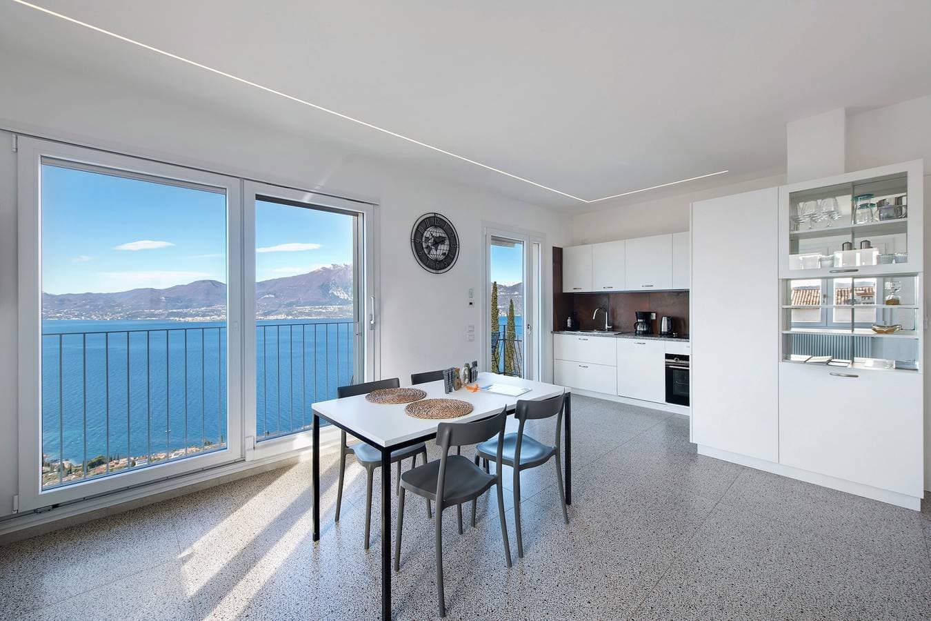 Foto 4 von 31: Ferienwohnung 'Casa Serena' mit Seeblick, WLAN und Klimaanlage