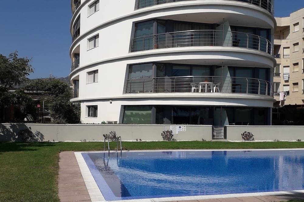 Apartment Marina Park 1ere ligne de mer piscine 1