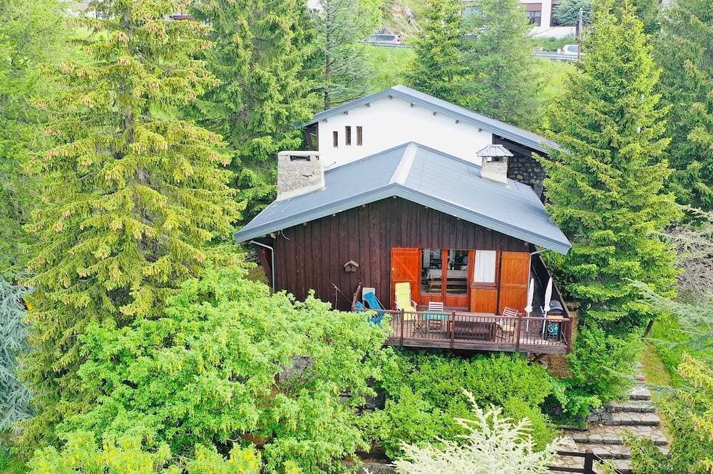 Magnificent family chalet in Valberg 1
