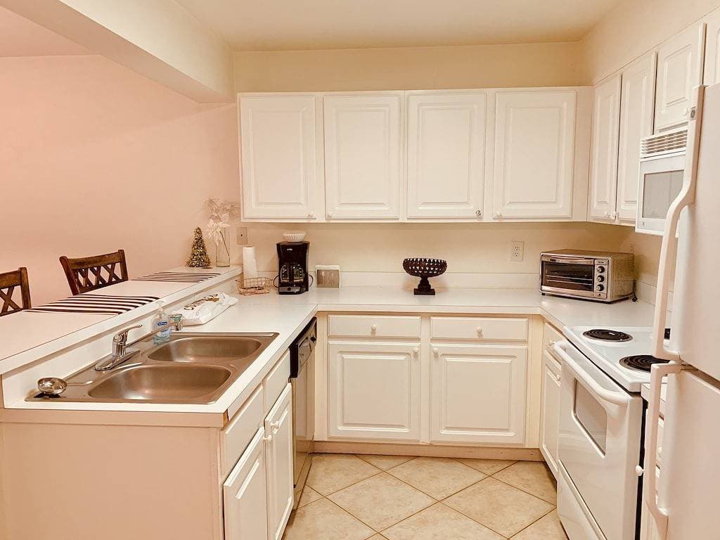 Foto 5 von 11: Lovely Residence Condo Tropical Retreat!