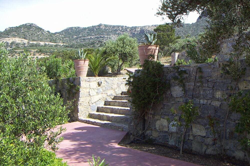 Foto 7 von 29: Villa-Studio in Ferma mit Meerblick, stilvoll, Strandnaehe, Terrasse, Garten