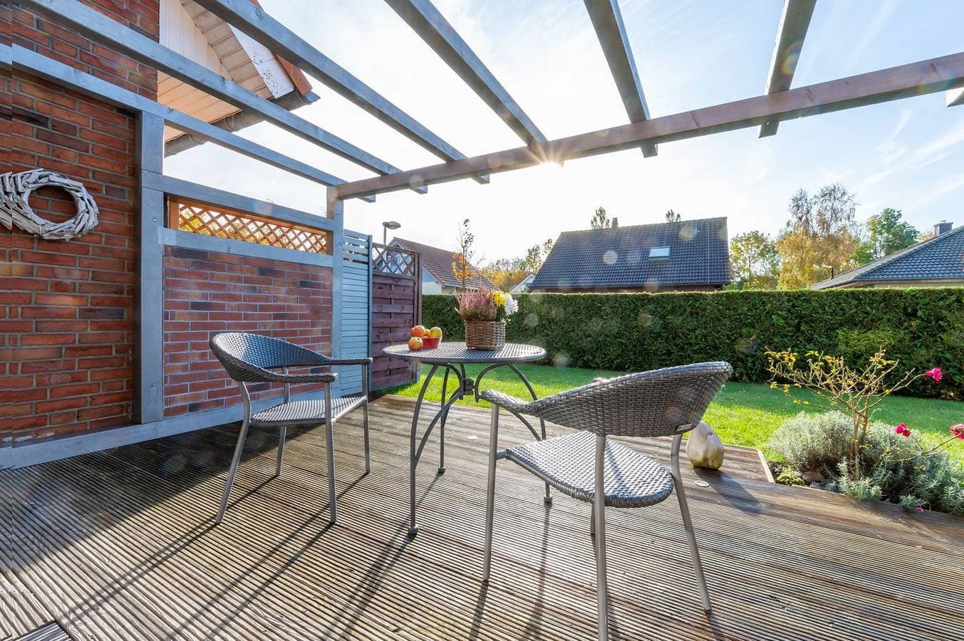 Verträumte Ferienwohnung mit Südterrasse, wenige Minuten zum Wasser 1