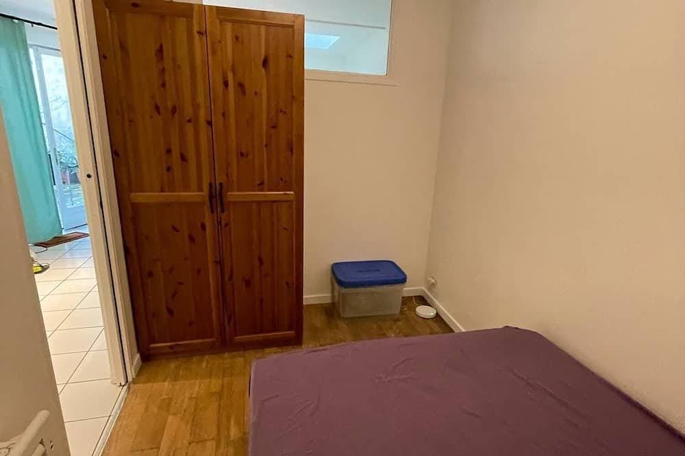 Foto 4 von 12: Apartment-Eigenes Badezimmer-Apartment-Blick auf den Hof