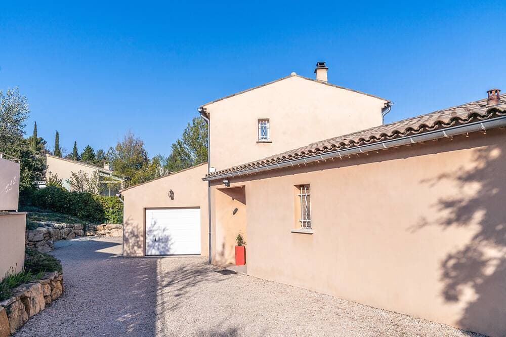 Foto 10 von 30: Villa de Charme Face au Ventoux, à 1km du Village Avec Piscine Chauffée