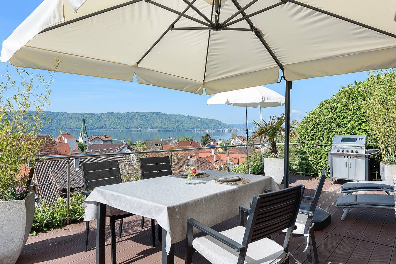 Foto 2 von 37: Premium Apartment - Über den Dächern von Sipplingen - mit Panorama Seeblick und privater Terrasse
