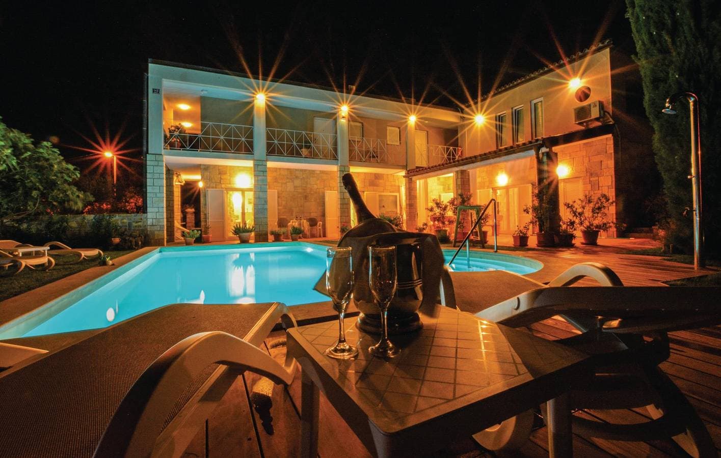 Foto 3 von 17: Ferienwohnung für 4 Personen mit Pool