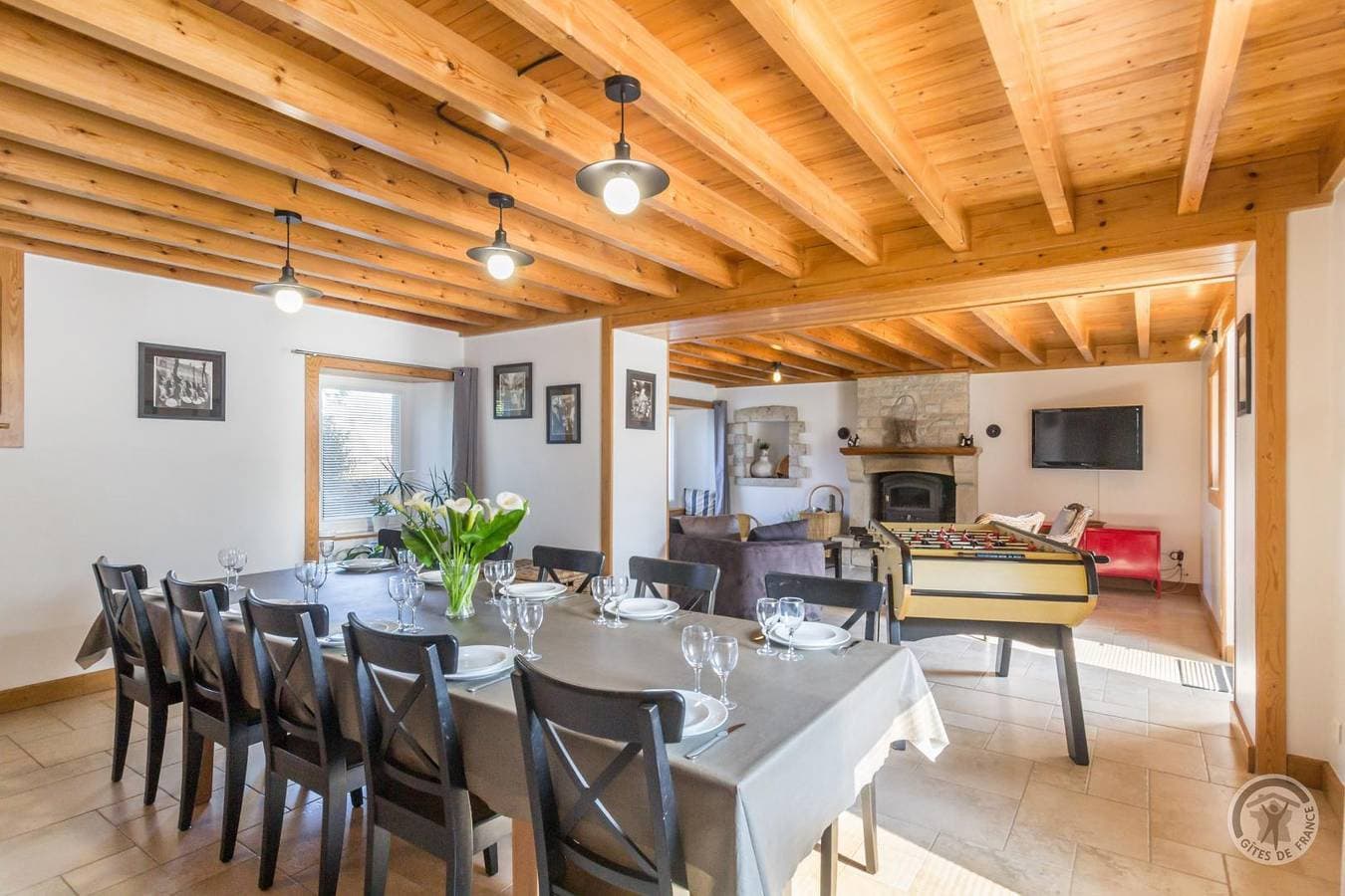 Foto 6 von 21: Geräumige 171m² Gite: Zu Fuß nach Saint-Germain-des-Vaux!
