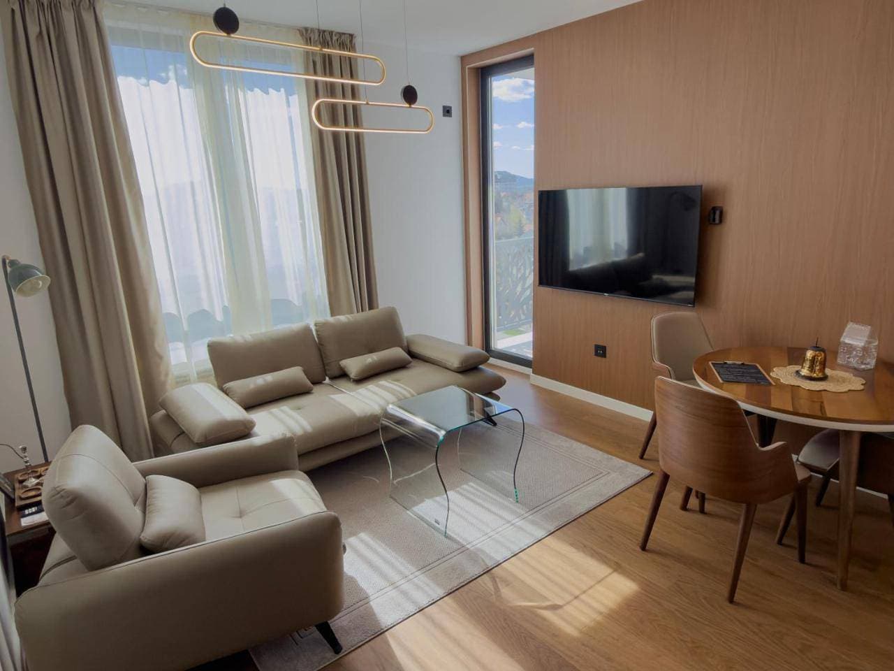Foto 7 von 85: One-Bedroom Apartment with Balcony
