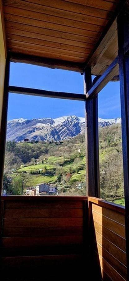 Foto 2 von 31: Two-Bedroom Apartment with Mountain View