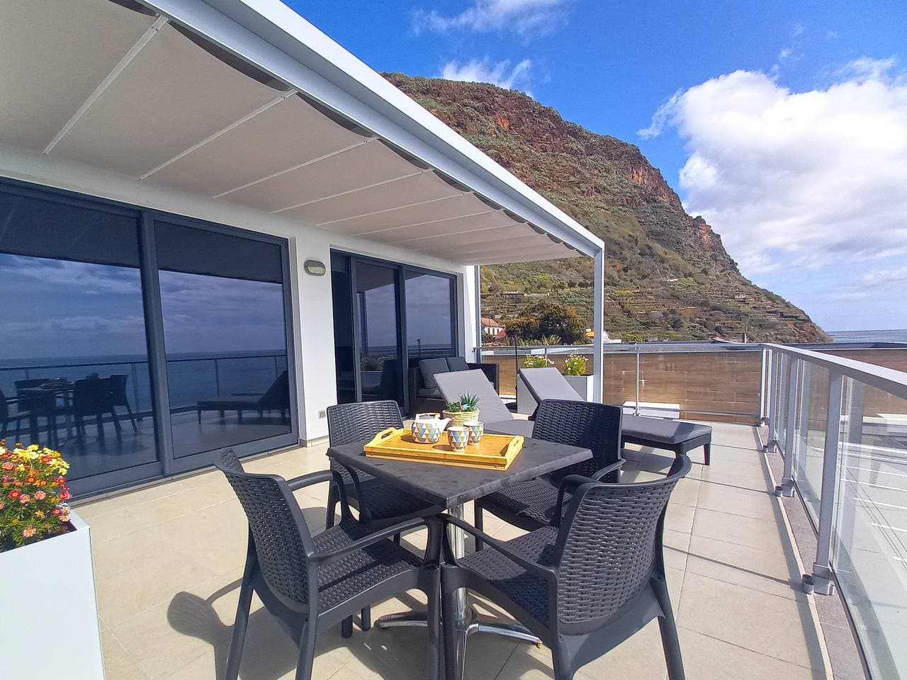 Foto 4 von 43: Ferienwohnung 'The Wave House - Two Bedroom' mit Meerblick, Wi-Fi und Klimaanlage