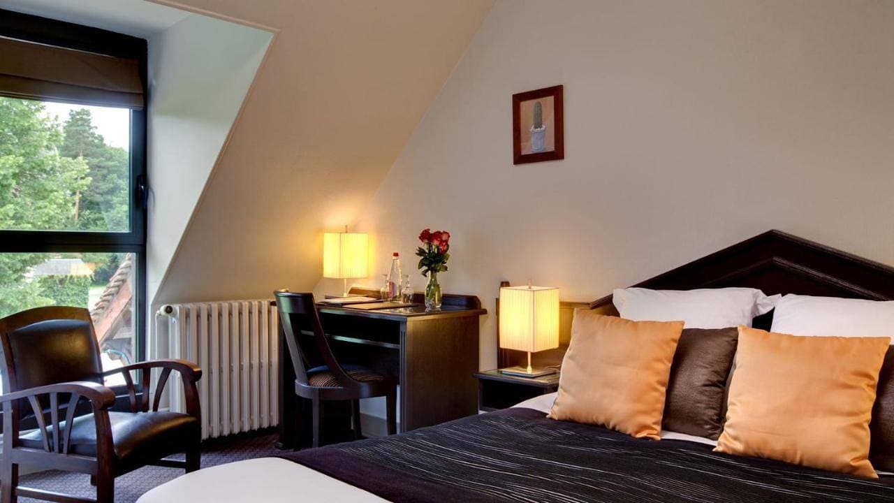 Le Pavillon De Gouffern B&B 1