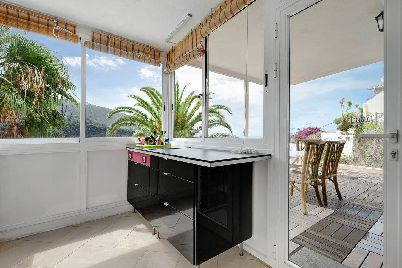 Foto 8 von 29: Haustierfreundliches Ferienloft Doa mit Meerblick, WLAN und Terrasse